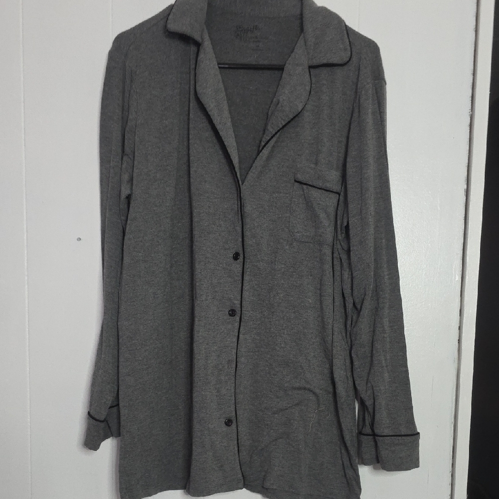 Lucy & Laurel Charcoal Top